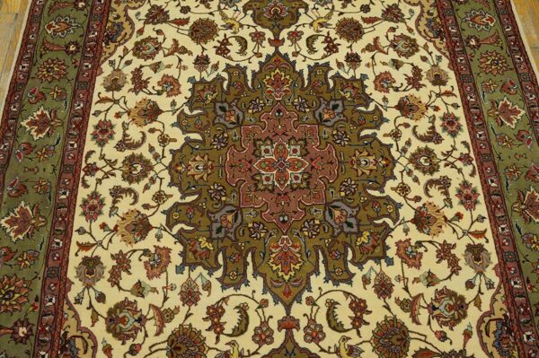 Antique persian tabriz rug 5'1"×8'7" hand-knotted wool - detail view 2