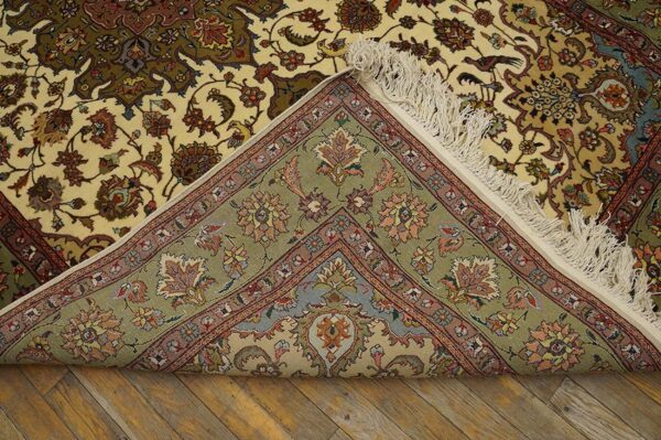 Antique persian tabriz rug 5'1"×8'7" hand-knotted wool - detail view 3