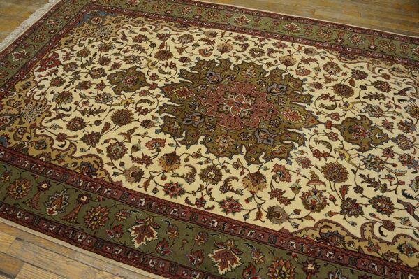 Antique persian tabriz rug 5'1"×8'7" hand-knotted wool - detail view 5