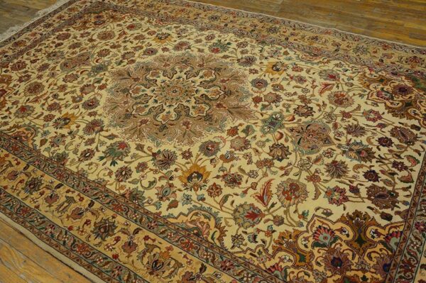 Antique persian tabriz rug 5'10"×9'4" hand-knotted wool - detail view 4