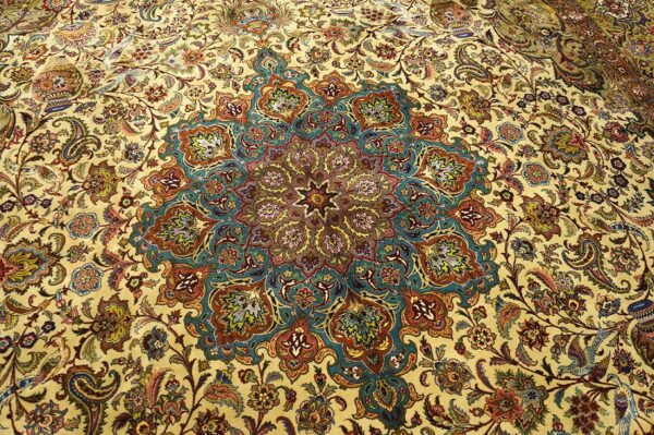 Antique persian tabriz rug, hand-knotted wool, northwestern persia - detail view 2