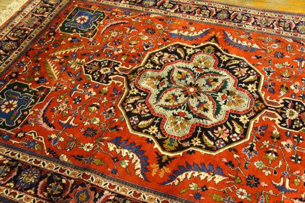 Antique persian tabriz silk rug 4'7"ã—6'10" hand-knotted silk - detail view 1