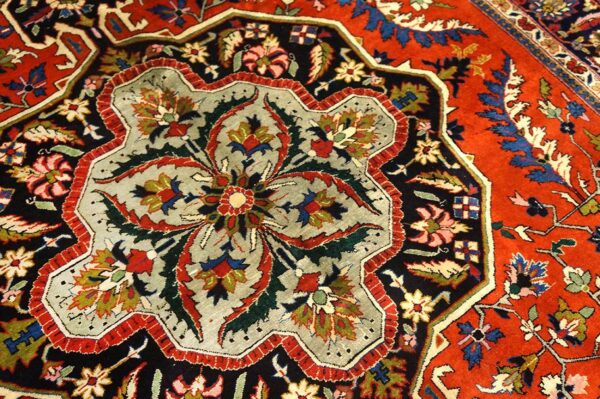 Antique persian tabriz silk rug 4'7"ã—6'10" hand-knotted silk - detail view 2