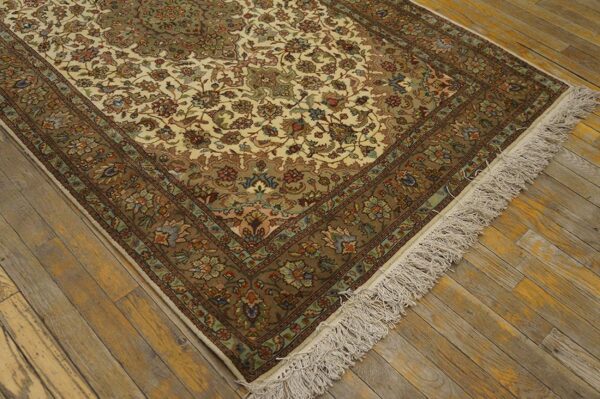 Antique persian tabriz silk rug, hand-knotted silk - detail view 1