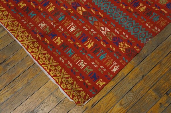 Antique swedish flat-weave carpet 5'10"×8'2" red field, yellow border, early 20th century, circa 1930 5 Antique swedish flat-weave carpet 5'10"×8'2" red field, yellow border, early 20th century, circa 1930 - detail view 4