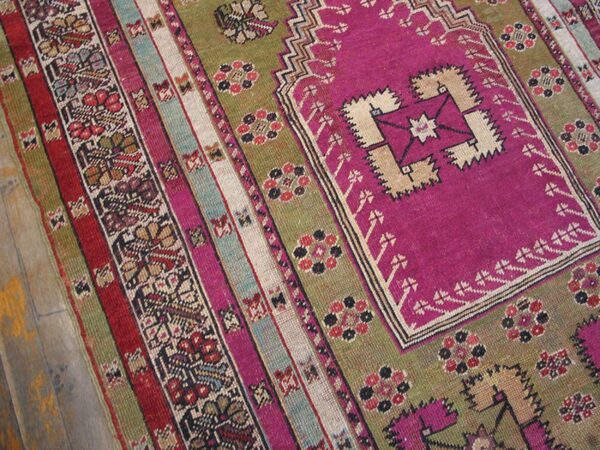 Antique turkish anatolian melas prayer rug 4'×6' green & ivory, 1850s 4 Antique turkish anatolian melas prayer rug 4'×6' green & ivory, 1850s - detail view 3