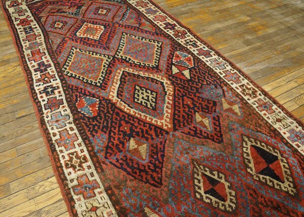 Antique w. Persian kurdish jaf carpet 3'10"×9'3" red field, ivory border, tribal lozenges, late 19th c. - detail view 3