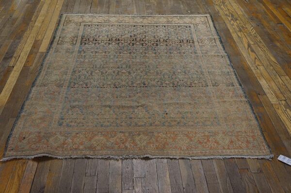 Antique w. Persian senneh carpet 4'7"×6'6" blue field, soft red border, late 19th century - detail view 1