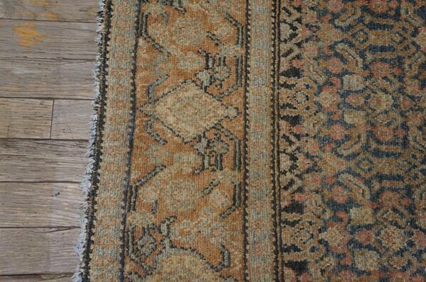 Antique w. Persian senneh carpet 4'7"×6'6" blue field, soft red border, late 19th century - detail view 3