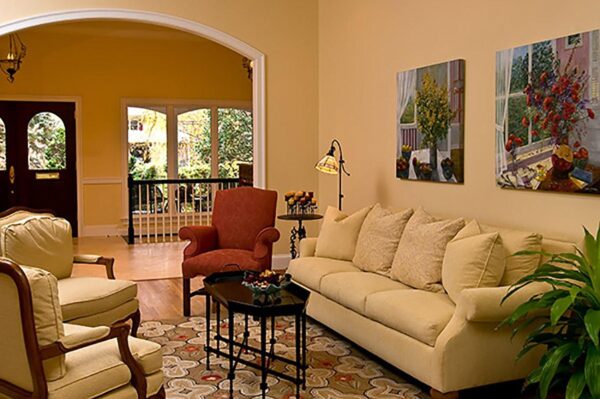 Contemporary american hooked rug — beige color, flowers pattern - detail view 2