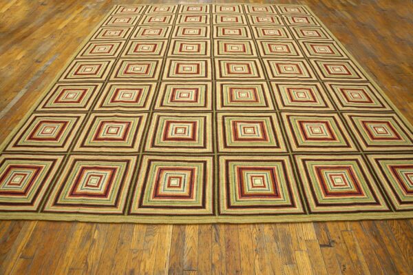 Contemporary american hooked rug â€” beige color, modern design - detail view 1