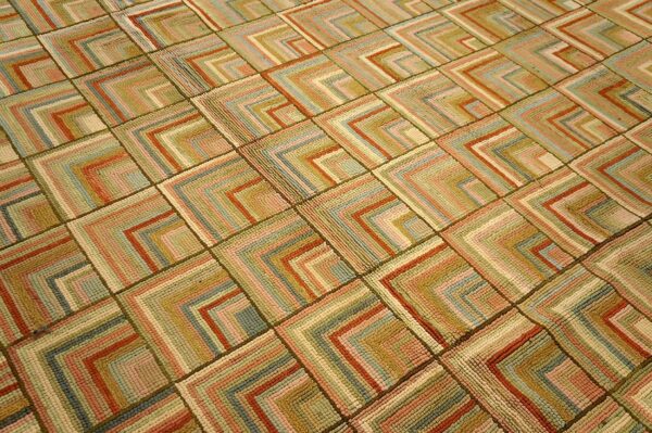 Contemporary american hooked rug â€” beige color, modern style - detail view 4