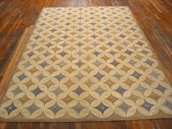 Contemporary american hooked rug — beige & cream geometric pattern - detail view 1