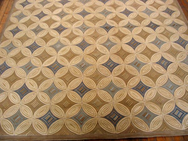 Contemporary american hooked rug — beige & cream geometric pattern - detail view 3