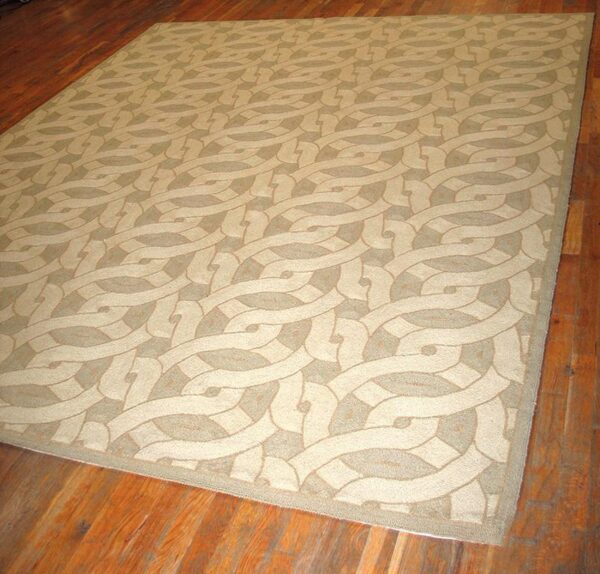 Contemporary american hooked rug 10'ã—14' â€” beige interlocking circle pattern - detail view 1