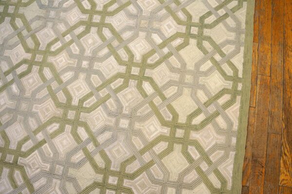 Contemporary american hooked rug 9'ã—12' â€” beige & ivory interlocking geometric - detail view 3