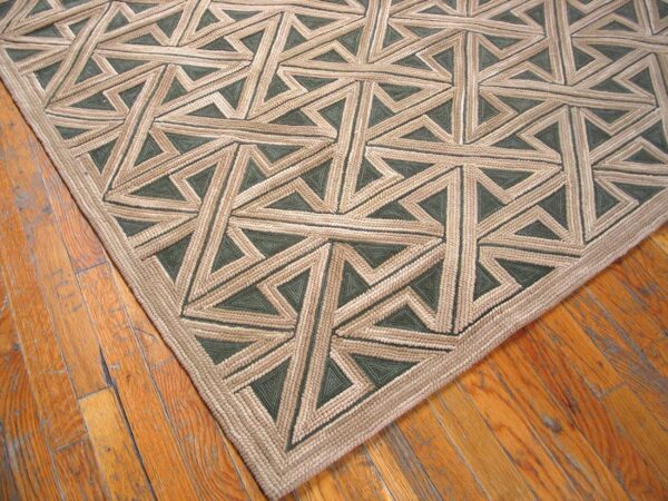 Contemporary american hooked rug — black & brown geometric pattern - detail view 5