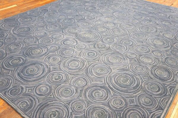 Contemporary american hooked rug 8'ã—10' â€” blue circles pattern - detail view 2