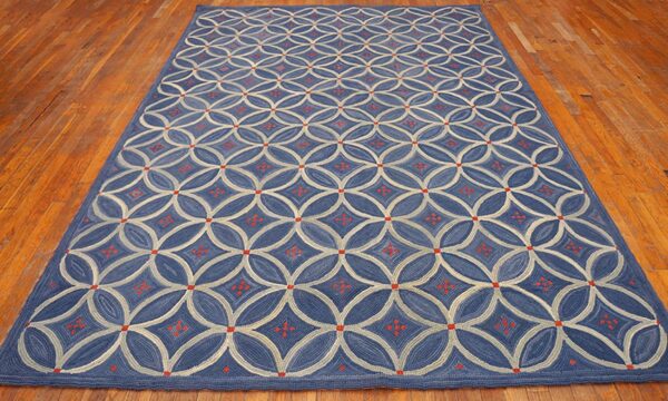 Contemporary american hooked rug 6'ã—9' â€” blue geometric design - detail view 1
