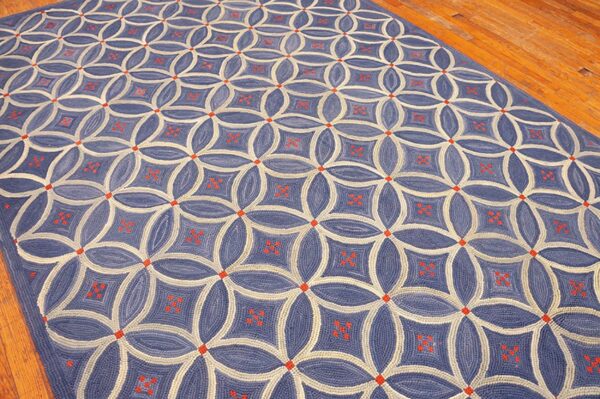 Contemporary american hooked rug 6'ã—9' â€” blue geometric design - detail view 2