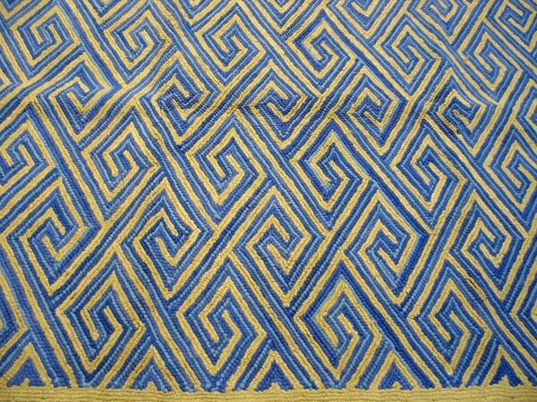Contemporary american hooked rug — blue geometric pattern - detail view 3