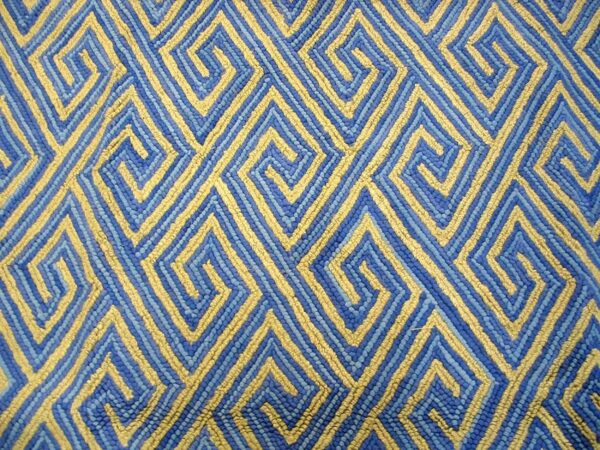 Contemporary american hooked rug — blue geometric pattern - detail view 6