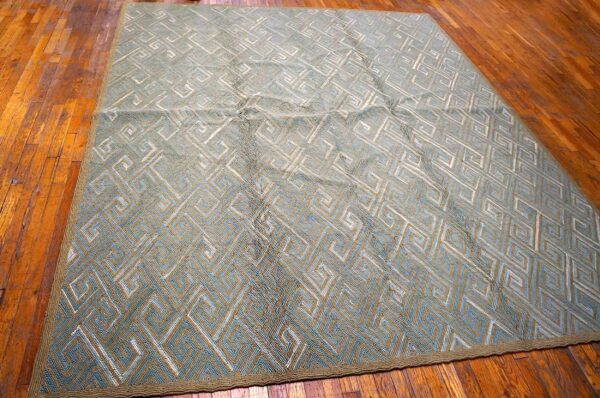 Contemporary american hooked rug — blue geometric pattern - detail view 2