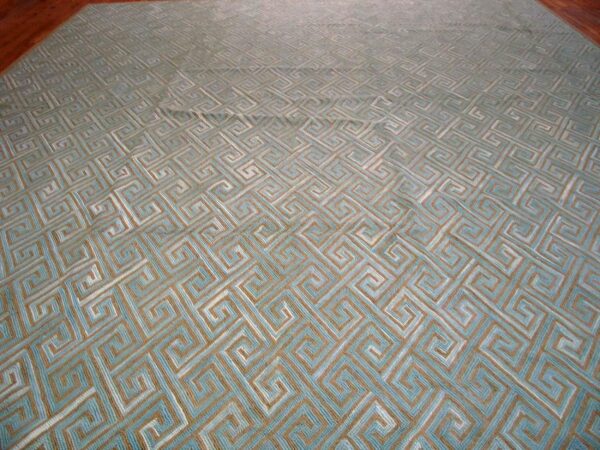 Contemporary american hooked rug — blue geometric pattern - detail view 4
