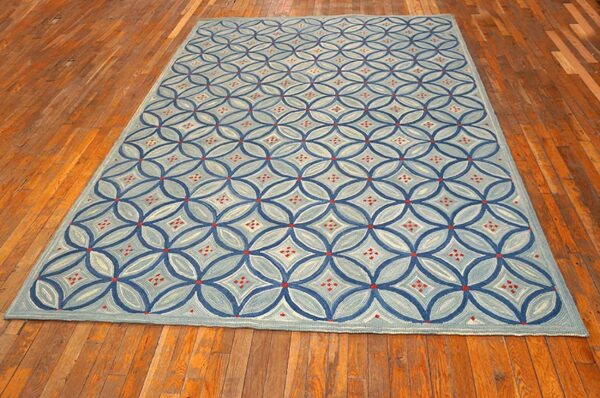 Contemporary american hooked rug 6'ã—9' â€” blue interlocking circle pattern - detail view 1