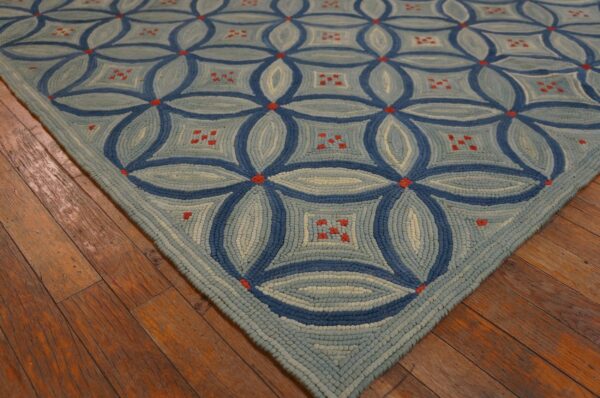 Contemporary american hooked rug 6'ã—9' â€” blue interlocking circle pattern - detail view 4