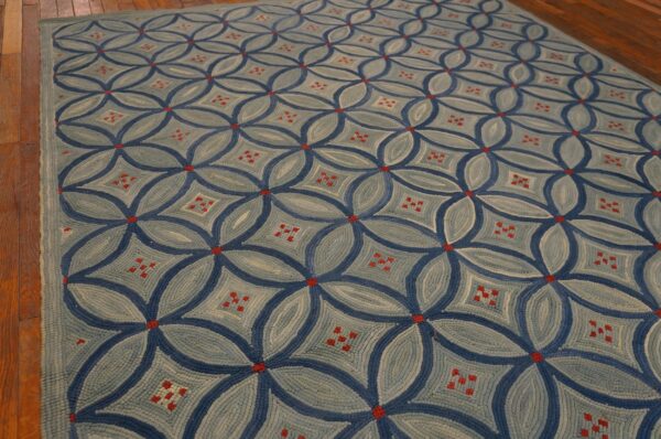Contemporary american hooked rug 6'ã—9' â€” blue interlocking circle pattern - detail view 5