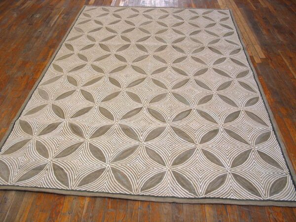 Contemporary american hooked rug — brown geometric pattern - detail view 1