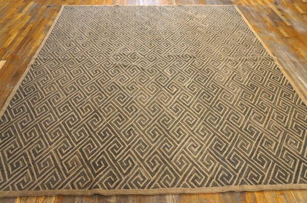 Contemporary american hooked rug 6'×9' — brown wool & jute greek key - detail view 1