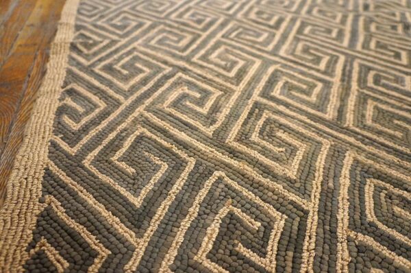 Contemporary american hooked rug 6'×9' — brown wool & jute greek key - detail view 4