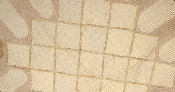Contemporary american hooked rug — delicate geometric pattern - detail view 2