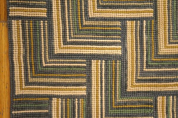 Contemporary american hooked rug â€” 3-dimensional stairs pattern - detail view 1