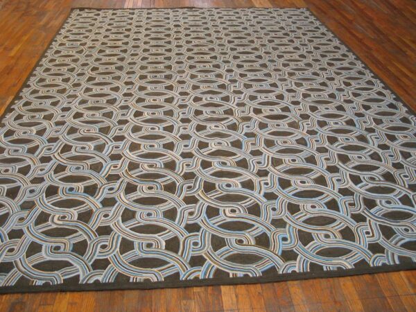 Contemporary american hooked rug — distinctive geometric design - detail view 1