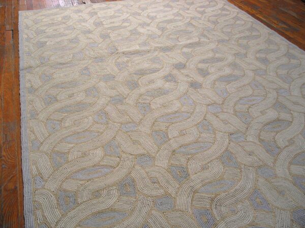 Contemporary american hooked rug — gray geometric pattern - detail view 2