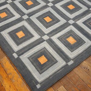 Contemporary American Hooked Rug 8'Ã—10' â€” Gray Square Pattern - detail view 3