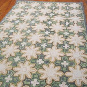 Contemporary American Hooked Rug â€” Green Color, Star Pattern - detail view 2