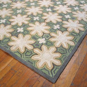 Contemporary American Hooked Rug â€” Green Color, Star Pattern - detail view 3