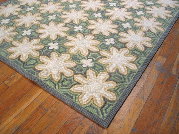 Contemporary american hooked rug â€” green color, star pattern - detail view 3
