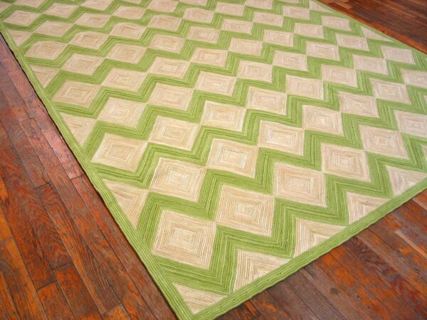Contemporary american hooked rug — green zig zag pattern - detail view 4