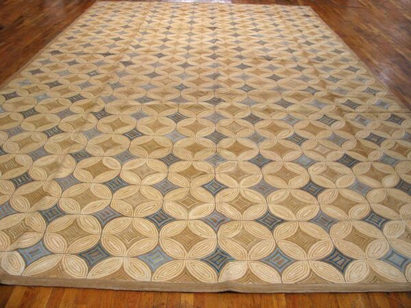 Contemporary american hooked rug — ivory & blue geometric pattern - detail view 1