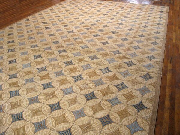 Contemporary american hooked rug — ivory & blue geometric pattern - detail view 2