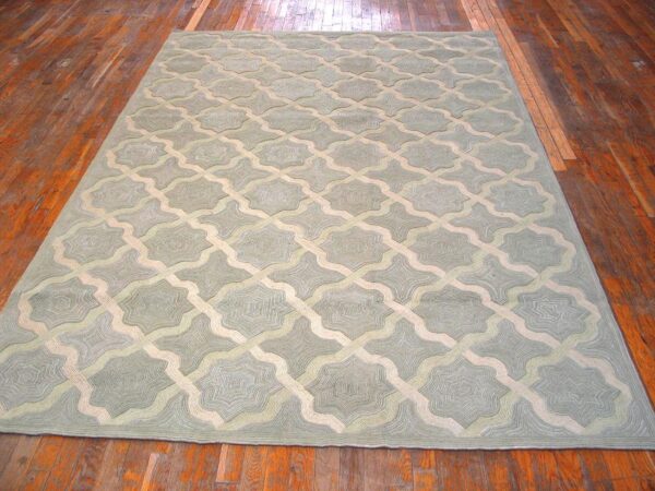 Contemporary american hooked rug — light gray background, modern design - detail view 1