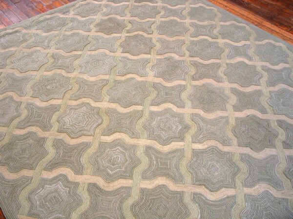 Contemporary american hooked rug — light gray background, modern design - detail view 2