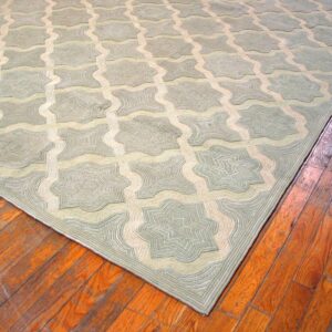 Contemporary American Hooked Rug — Light Gray Background, Modern Design - detail view 3