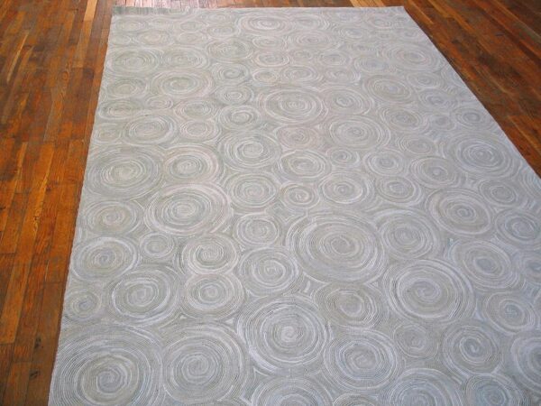Contemporary american hooked rug — light gray circles pattern - detail view 1