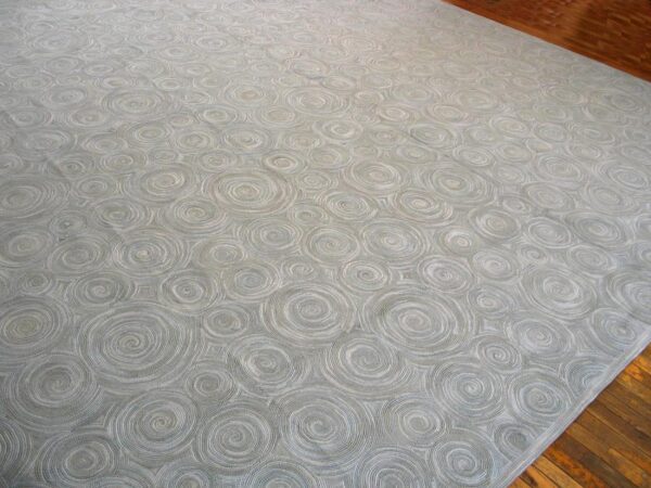 Contemporary american hooked rug — light gray circles pattern - detail view 5